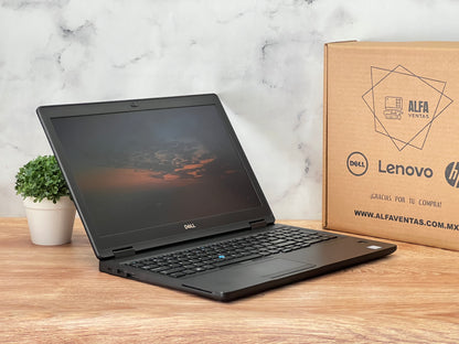 Laptop Dell Precision 3520 Core i7 7ma gen SSD 480GB 16GB RAM Pantalla 15.6" QUADRO M620 2GB Clase B