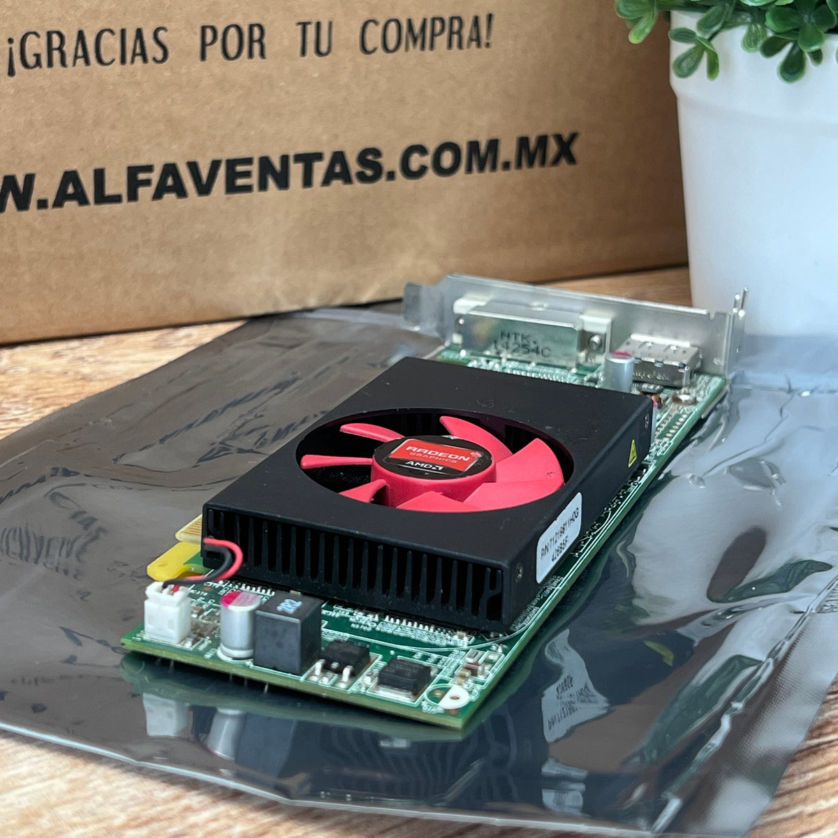 Tarjeta Gráfica AMD Radeon HD 8470 | 1GB | Bajo Perfil | DisplayPort / DVI