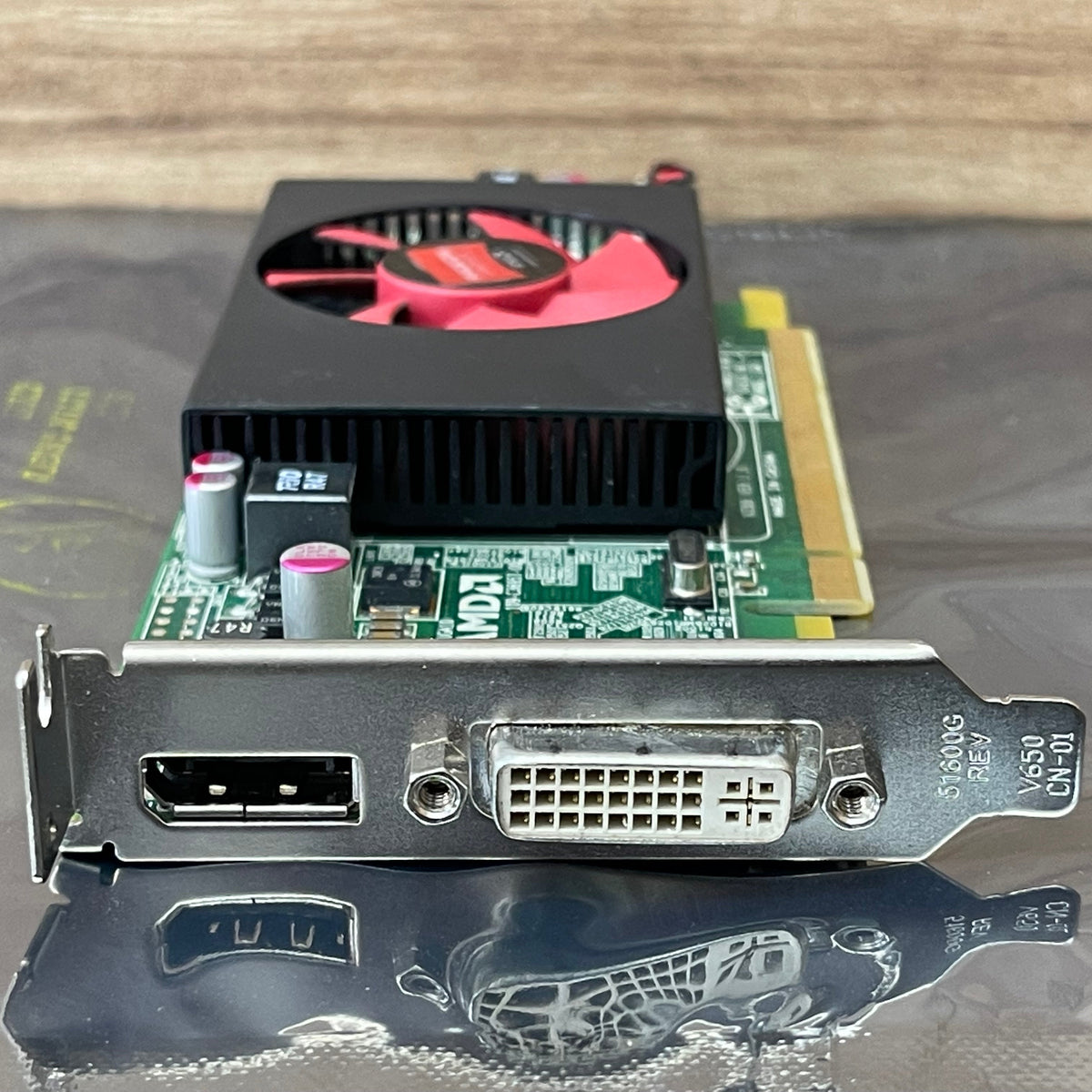 Tarjeta Gráfica AMD Radeon HD 8470 | 1GB | Bajo Perfil | DisplayPort / DVI