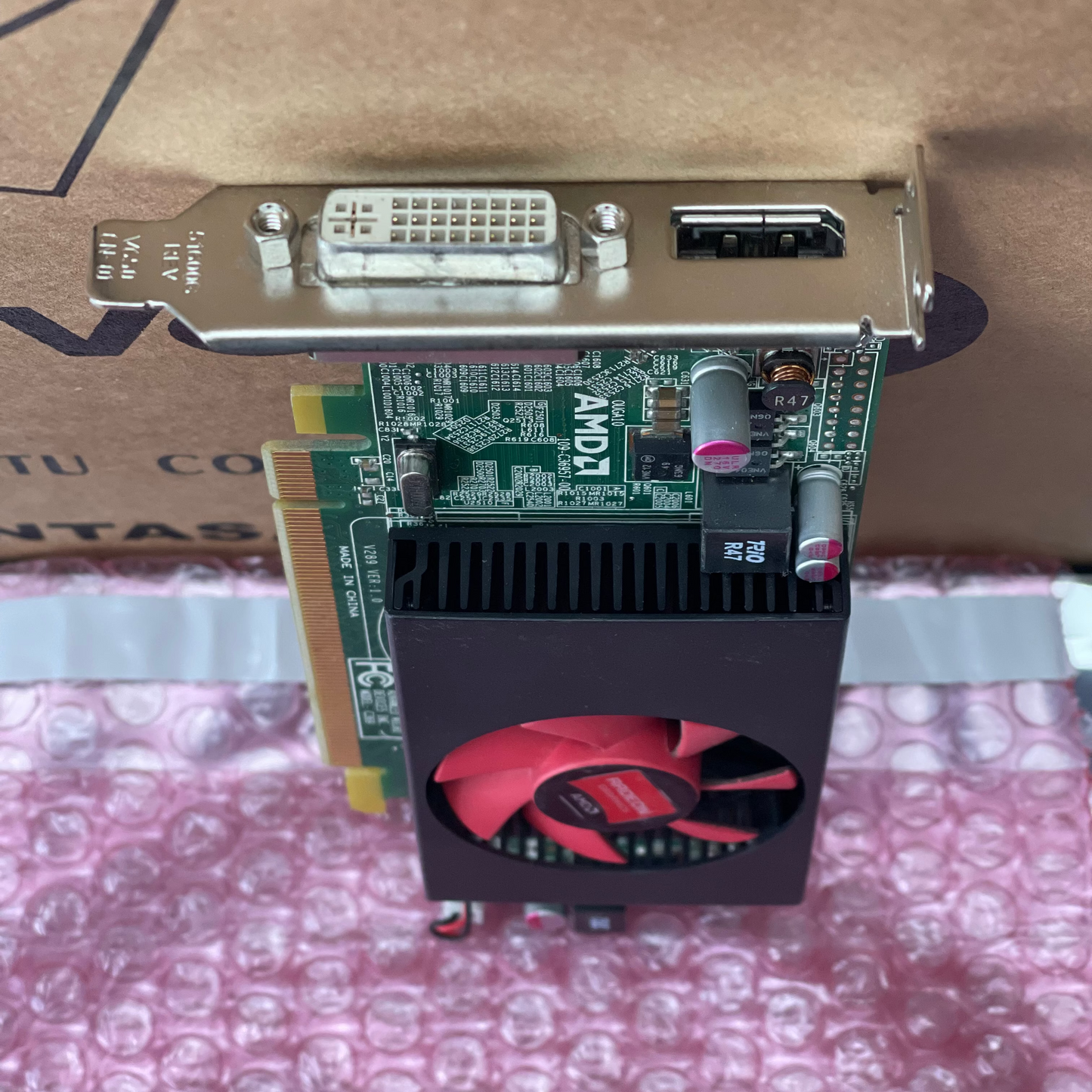 Tarjeta Gráfica AMD Radeon HD 8470 | 1GB | Bajo Perfil | DisplayPort / DVI