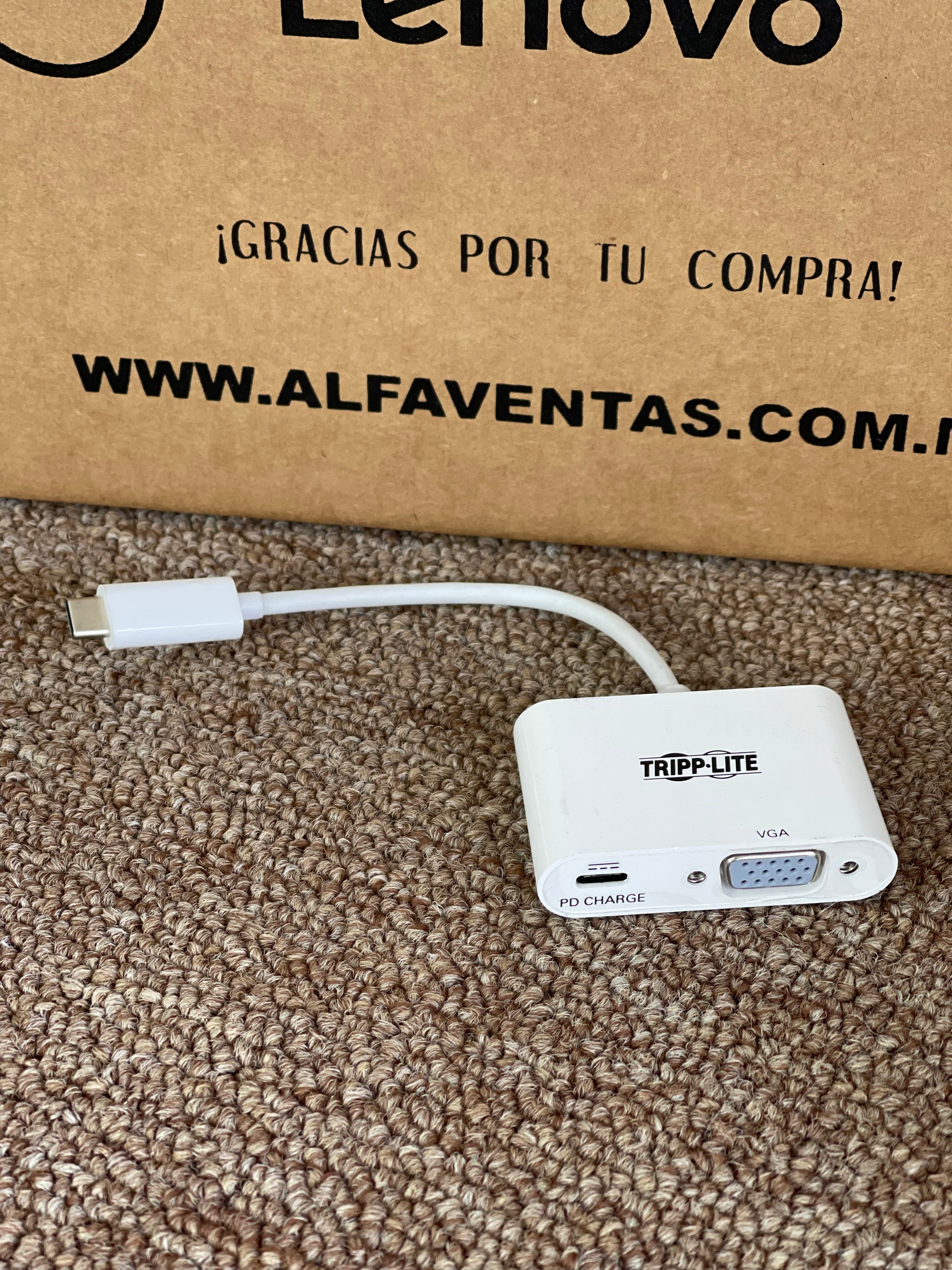 ADAPTADOR USB-C A VGA CON CARGA PD TrippLite